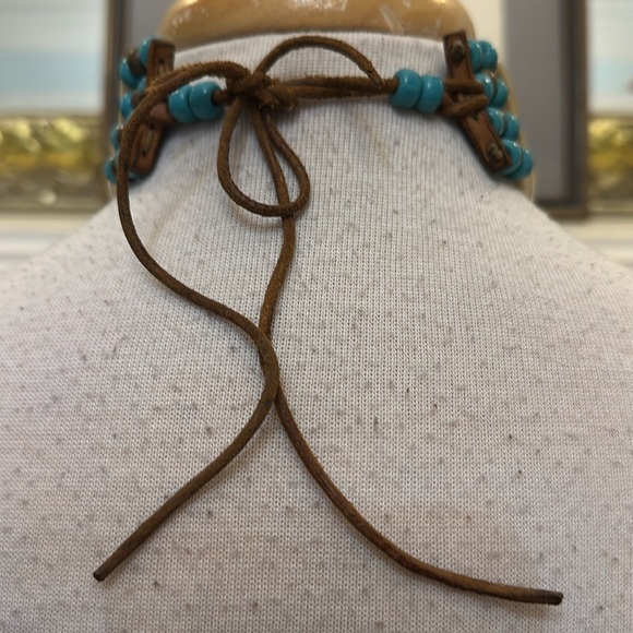 Handmade Lakota Tribe Native American turquoise and bone bead choker - Picture 3 of 3